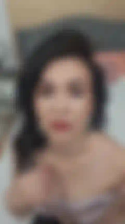 Te necesito y te quiero desnuda entre mis piernas ahora mismo.