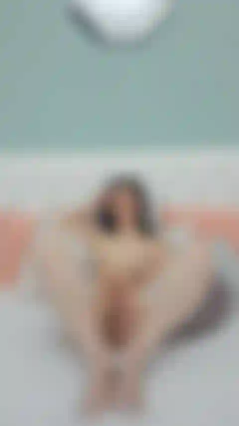 Juego con mi coño hasta disfrutar de un orgsmo.