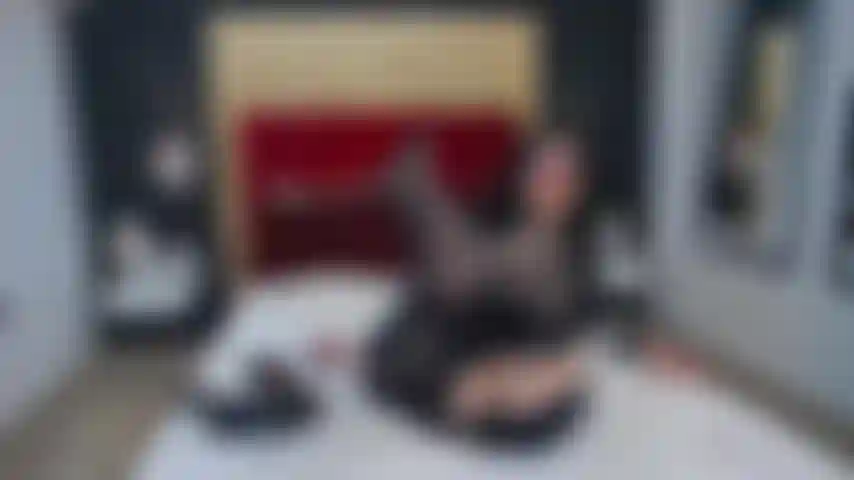 Provocando pies con medias puestas.