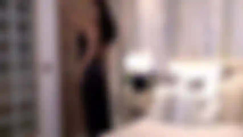 Satén de seducción y burlas, te bañé por completo con mi sensualidad sensual.