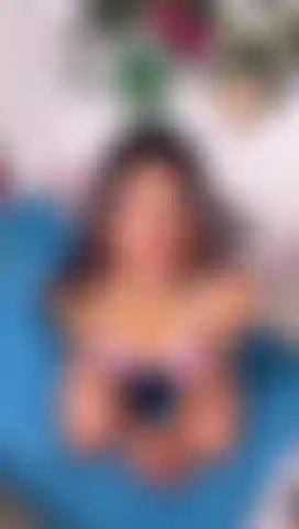 Me encanta cuando mis tetas rebotan.