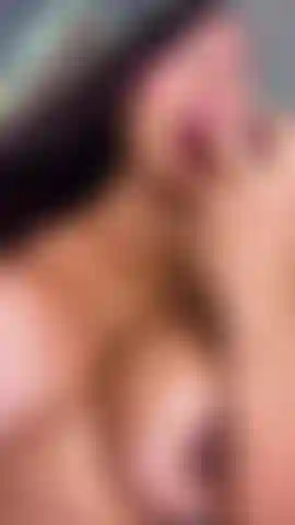 Follando mi coño con mi consolador.