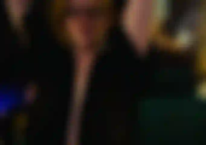 Te chupo y luego monto mi varita hasta que me corro.