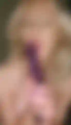 Tu gran polla se siente tan bien en mi garganta.