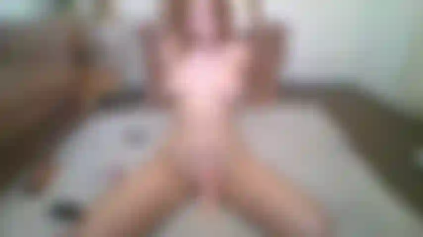 Me encanta montar tu gran polla papi.