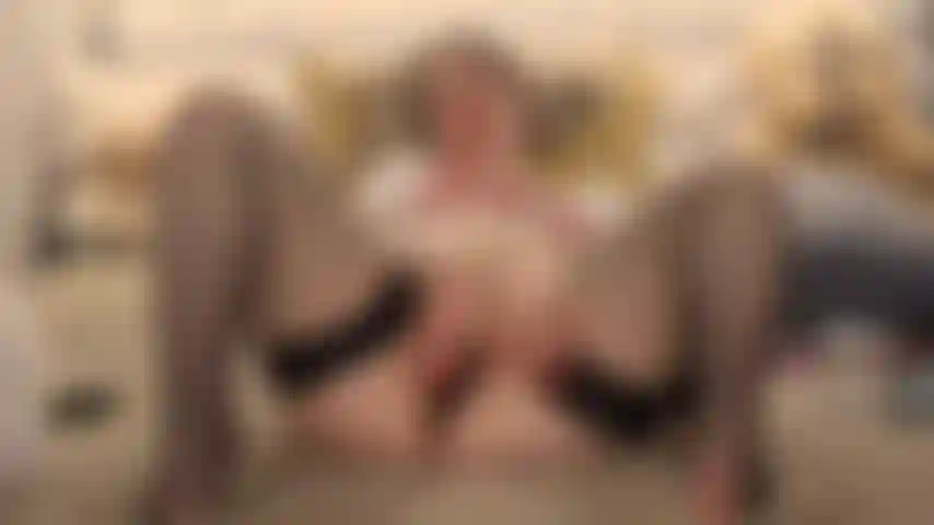 Juego de coño con vibración domi y semen muy rico.