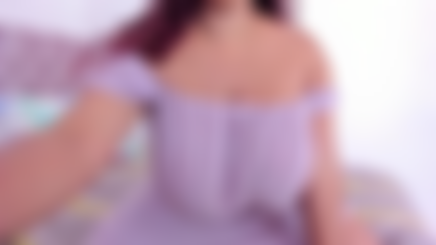 Juego a provocar con mis grandes pechos.