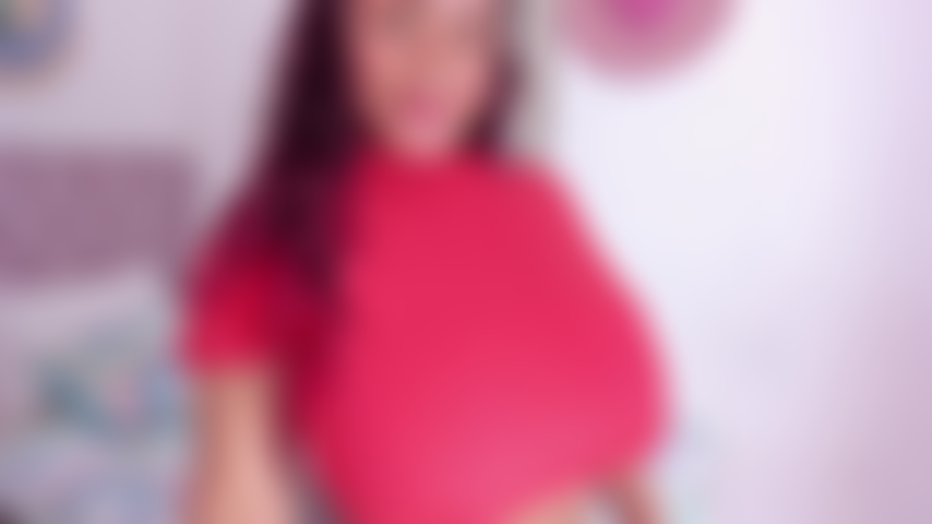 Muestro mis pechos, ¿te gusta lamer los pezones?