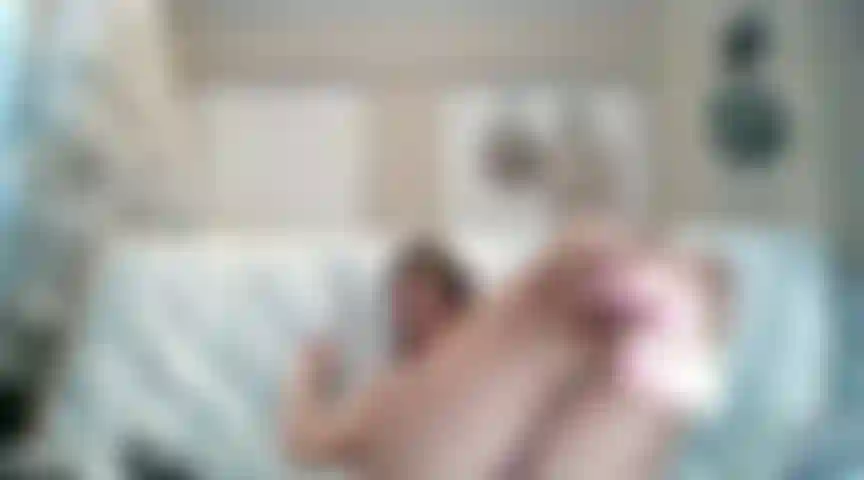 Juego de pies, chuparse los dedos, trabajo de pies.