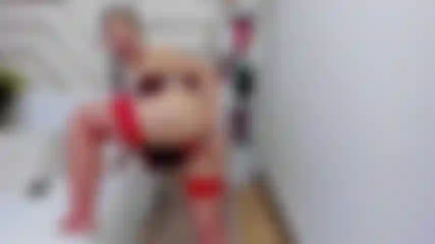 Mis bragas me volvieron loca y tuve que correrme.