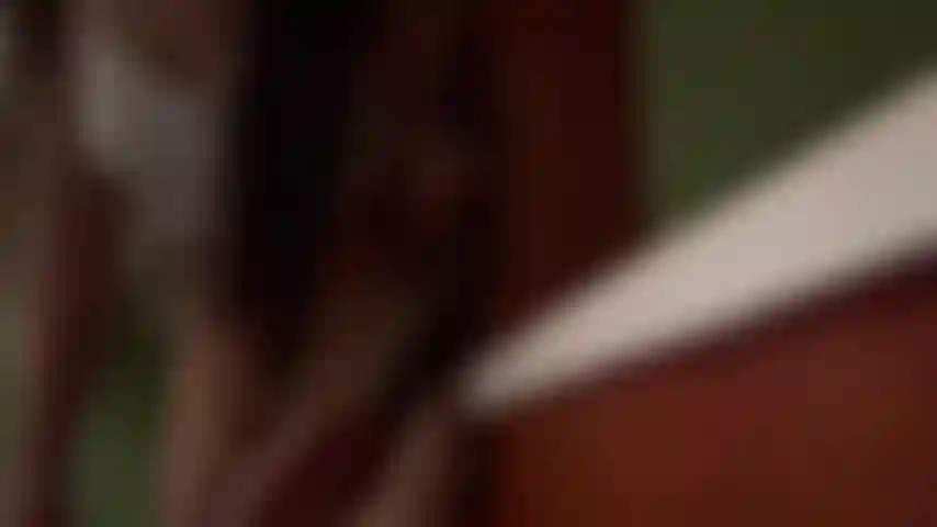 Me pongo cachonda antes de ducharme y quiero sentir una polla grande 😈.
