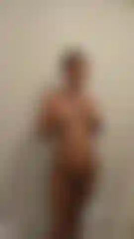 Ven a jugar conmigo en la ducha.
