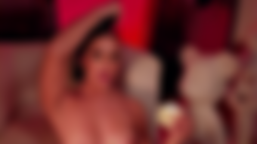 Esperma derritiéndose en mi cuerpo.