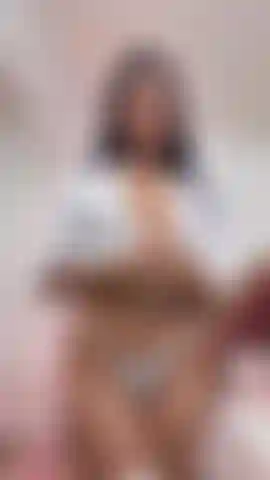 Te provoco con mi culo jugoso.