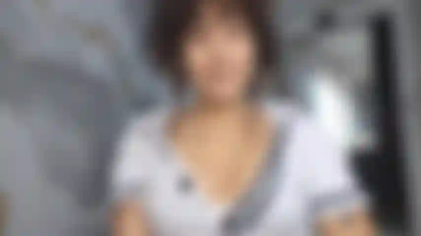 Mira mis hermosas tetas rebotando.