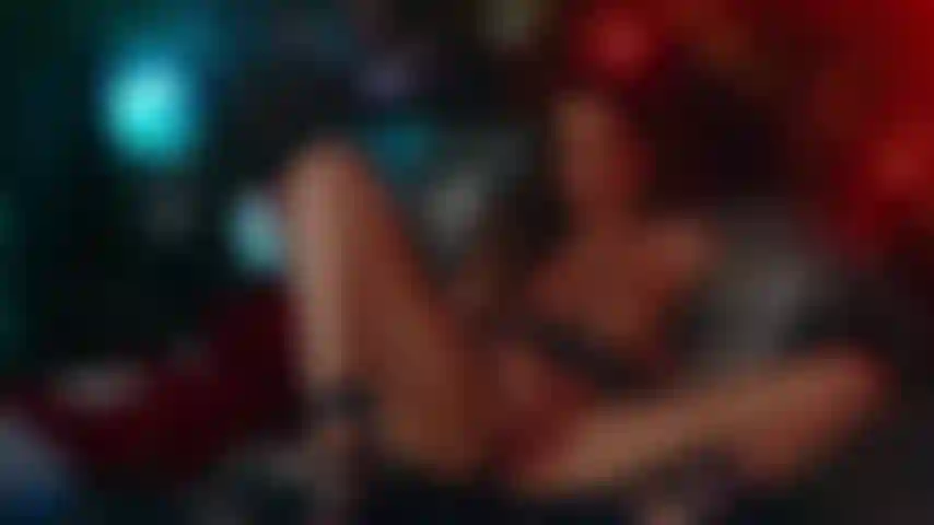 Need a face to sit on right now! Eat me out mmmm