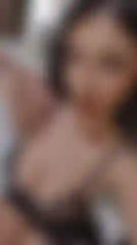 Engrasa mis grandes tetas peludas.