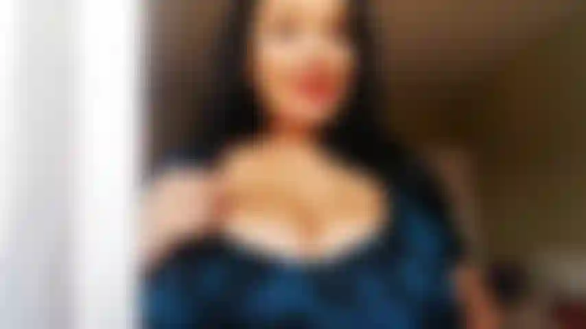 Sexy little dress damn hot streaptease!