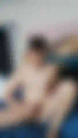 Masturbándome y corriéndome duro!!