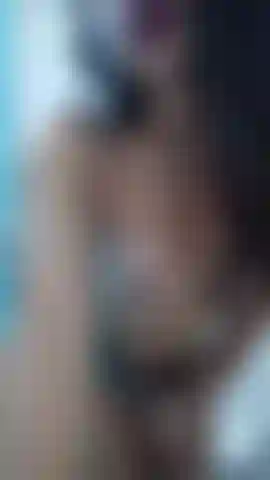 Cameltoe perfecto y culo en tanga azul