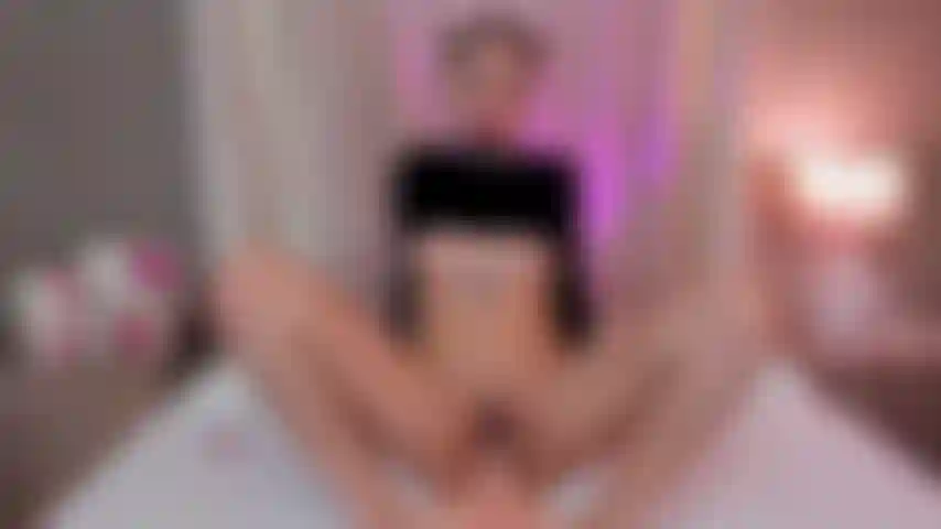 Cabalgando sobre mi torso hasta que me haga venir.