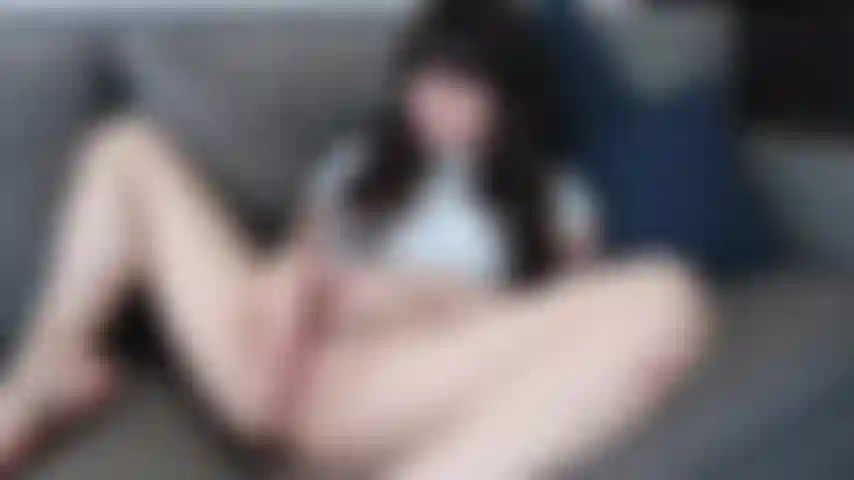 Masturbación natural: frotamiento suave del clítoris y gemidos silenciosos. Me llevo al límite una y otra vez. Mi coño se hincha tanto, gruñe y palpita. Intenso orgasmo pulsante/contractivo.