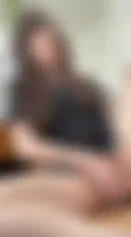 Milf vestido de verano orgasmo-no uso bragas bajo mis vestidos de verano... ¡Mira cómo mi clítoris se hincha tanto mientras lo estimulo con mi vibrador hasta que me corro fuerte para ti!