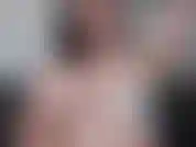 Juego con los pezones: una mezcla de placer y dolor mientras juego con mis pezones largos y duros usando agua fría, pinzas para pezones, vibrador, pinzas para la ropa y aceite. Muchas burlas, tirones, estiramientos y sacudidas.