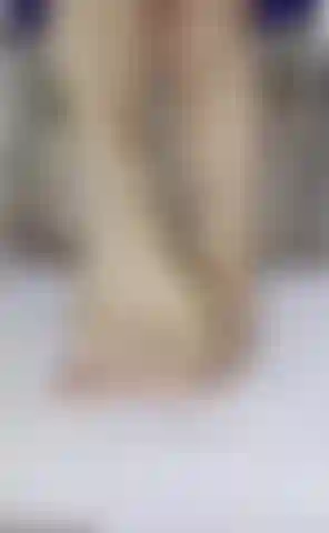 🦶 Wrinkled Soles & Oiled Feet | MILF Foot Fetish Love mature feet and wrinkled soles? 💋 Then take a closer look at mine. Watch me show off every little wrinkle before rubbing my feet together, slowly covering them in oil and giving you plenty of toe scrunches against my pillow. 5 minutes of up-close foot fetish attention just for you. 😈