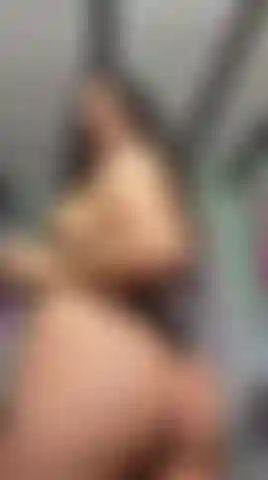 Movimientos sexys... ¿Quieres darme una nalgada?