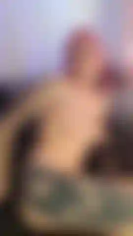 Cubriéndome las tetas y la cara de semen.