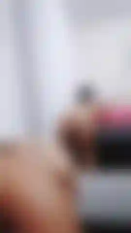 Striptease en el espejo.