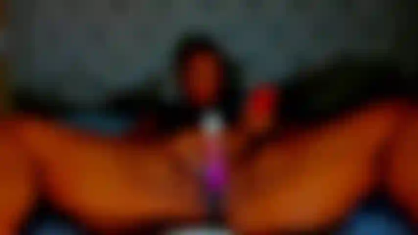 Veo a los hombres masturbarse en mi teléfono y hacer enormes squirting.