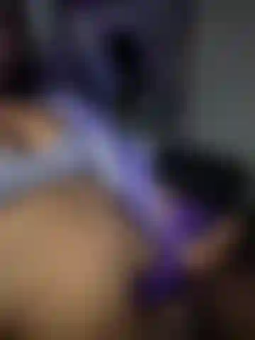 Follando mi ombligo.