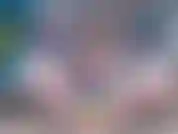 Stripteases y más cuando muestro mi cuerpo apretado y sexy con un tapón anal de cola de arcoíris deslizado en mi culo junto con una cogida de mi consolador de arcoíris.