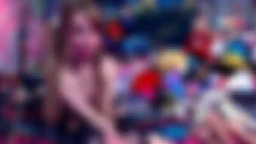 Sensual dom castidad + estimulación anal con correa enorme!