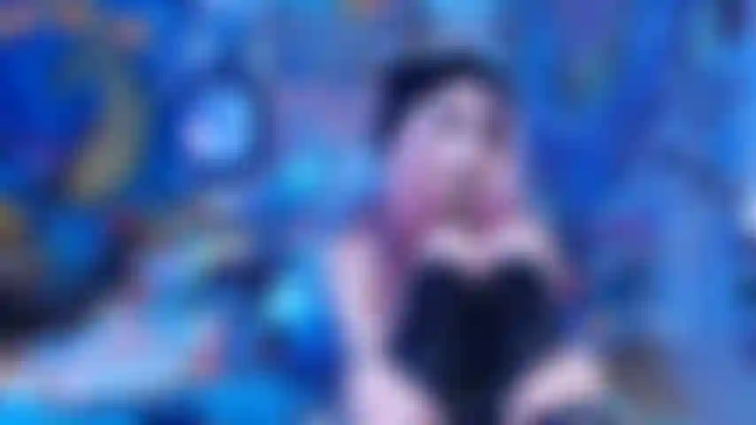 Adoración de botas fetiche de tacón de diosa gótica.