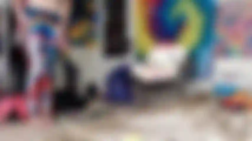 Es hora de pervertir los pies.. Adora mis pies descalzos en mis sexys mallas!