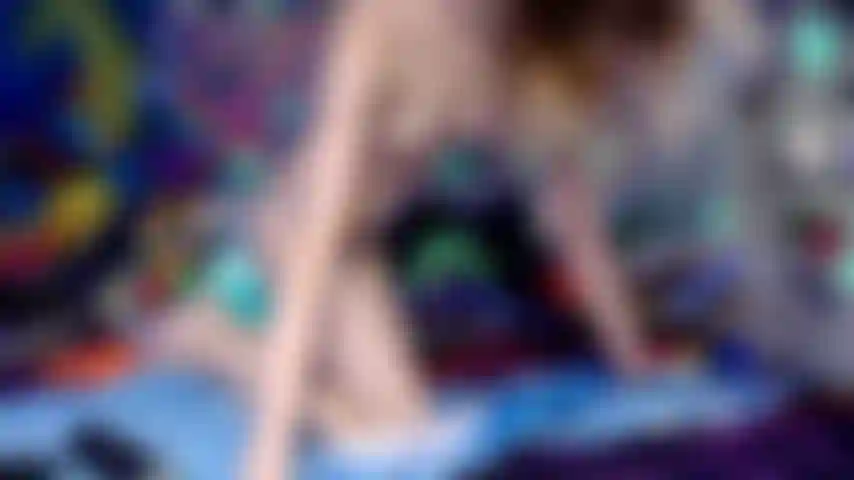 Princesa sucia goteo anal creampie real con placer de coño mojado.