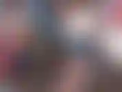 Mira a la princesa mientras se quita la ropa y abre las piernas con emoción! ;).