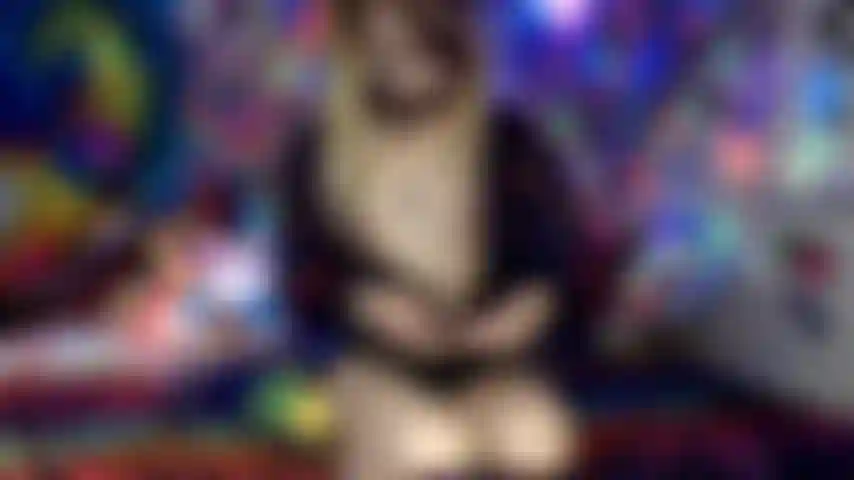 La princesa más cachonda mete sus nuevos consoladores en cada agujero estrecho! (¡ Traviesa diversión del palacio del placer!!!).