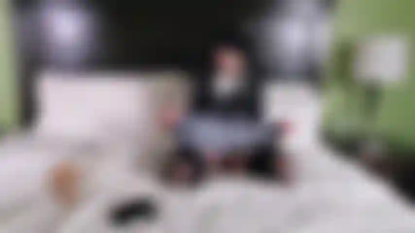 Spooky goth te pilla con sus bragas sucias!