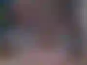 Los pantalones de yoga provocan con un juego de coño en primer plano.