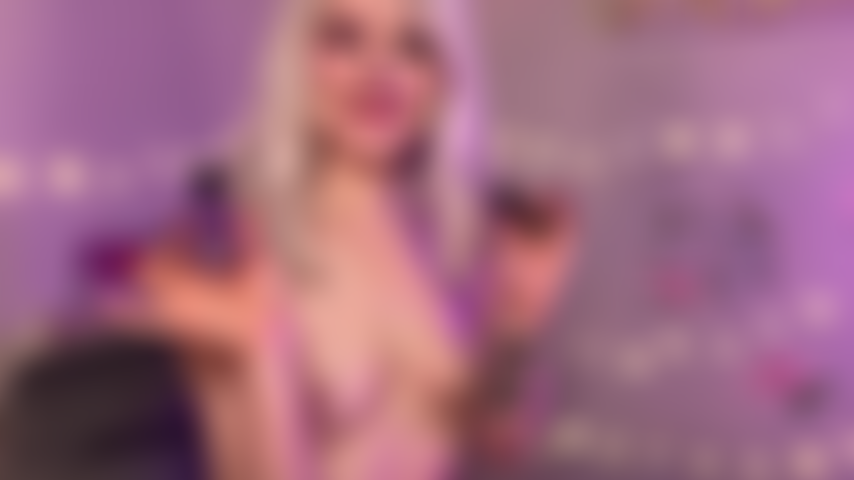 Masaje de pecho y culo con aceite.