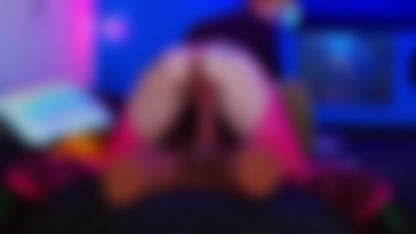 Mirando porno montando torso sin sonido!