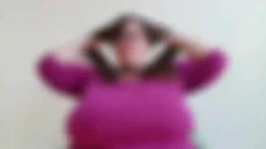 Juego con el cabello sin desnudo.