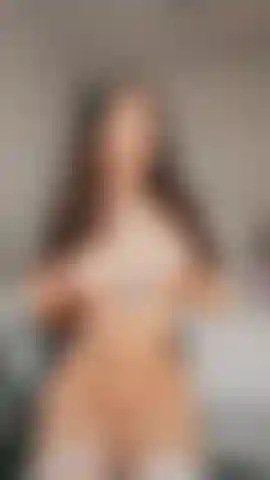 La enfermera cachonda chloe cuidando tu erección.