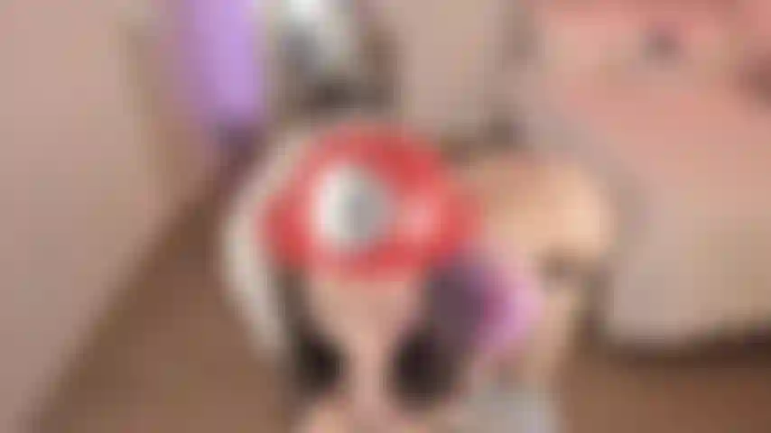 Bombero chloe sabe como manejar el calor.!