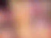 Video de pies 2 (pies, juguete fj, dedos rosados, calcetines de yoga).
