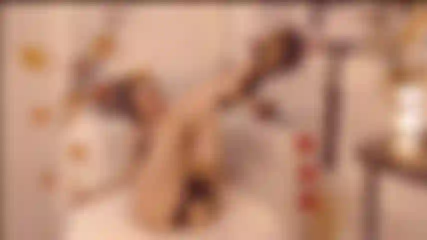 Anal con mi nuevo tapón de cristal.